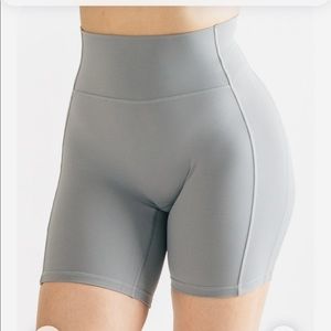 Alphalete - Pulse Kinetic Shorts - Silver Sky